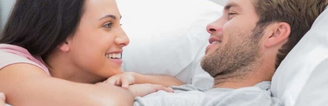 Người đàn ông có hoạt động tình dục với người phụ nữ